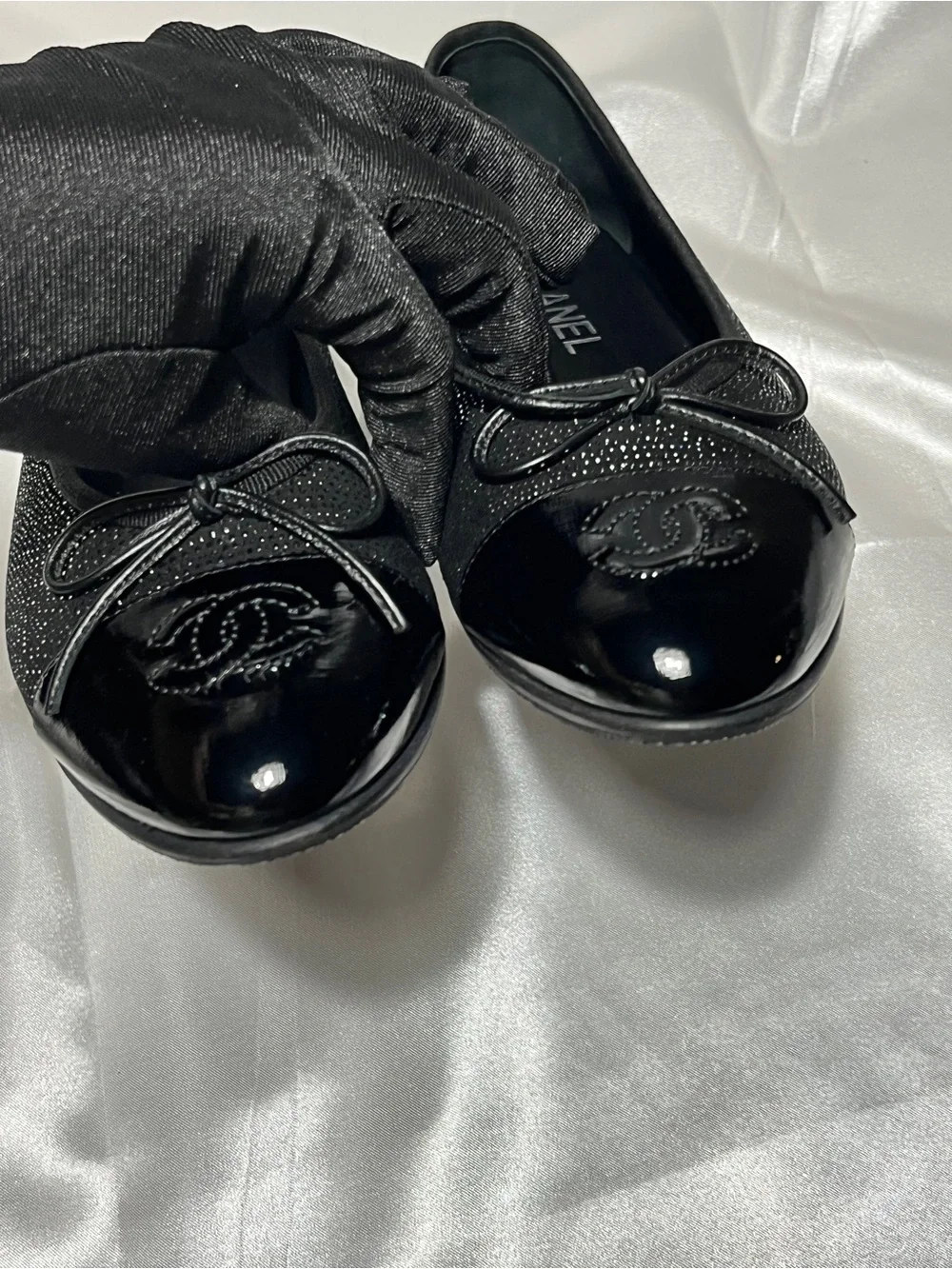CHANEL Black Bow Cap-Toe Ballet Flats with CC Logo